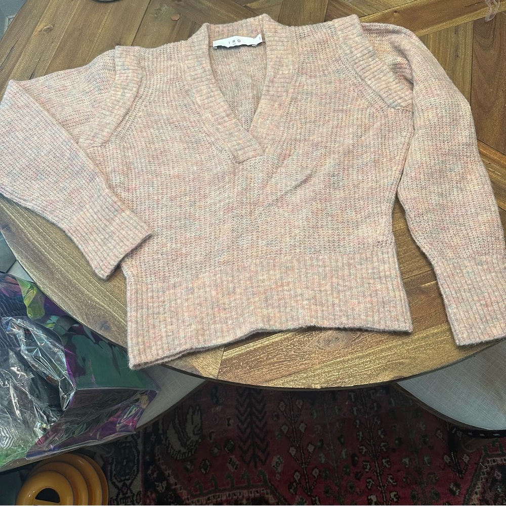 IRO Women's V-Neck Sweater in Soft Pink